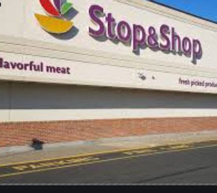 A neighborhood grocer for more than 100 years, Stop & Shop offers a wide assortment with a focus on fresh, healthy options at a great value. Stop & Shop's GO Rewards loyalty program delivers personalized offers and allows customers to earn points that can be redeemed for gas or groceries every time they shop.