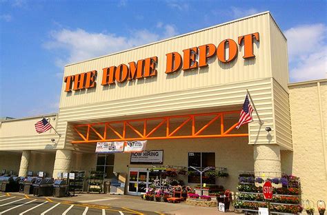 During the most recent fiscal quarter (Q1 2023, ended April 30), Home Depot reported diluted earnings per share of $3.82, which beat Wall Street expectations. That's where the good news ends .... 