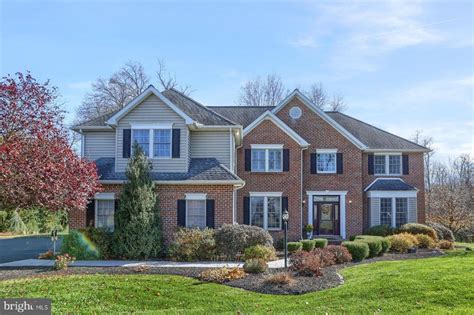 Home for sale in carlisle pa. Explore the homes with Newest Listings that are currently for sale in Carlisle, PA, where the average value of homes with Newest Listings is $294,950. Visit realtor.com® and browse house photos ... 