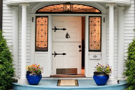 Home sales and curb appeal: A lot hinges on your door