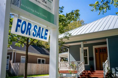 Home values in Texas dropped this year for the first time since 2011, Zillow data shows