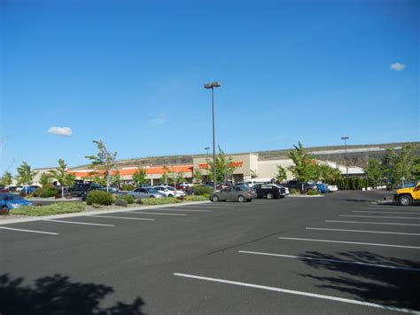 Homedepot lewiston id. Multisite – An associate in a multisite role works from multiple locations (e.g. Home Depot location or a customer’s homes) to complete their job duties. Hybrid – A hybrid role blends in-office and remote/virtual work locations. An associate will work from a designated Home Depot location on some days and remote/virtually on others. 