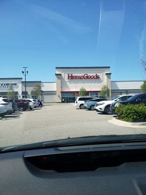 At this time, HomeGoods runs 4 locations near Venice, Sarasota County, Florida. See this page for the entire listing of all HomeGoods stores nearby. HomeGoods Venice, FL . 
