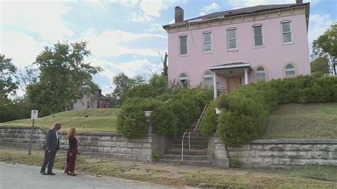 Homeowner says Recorder of Deeds turned deed over to scammer
