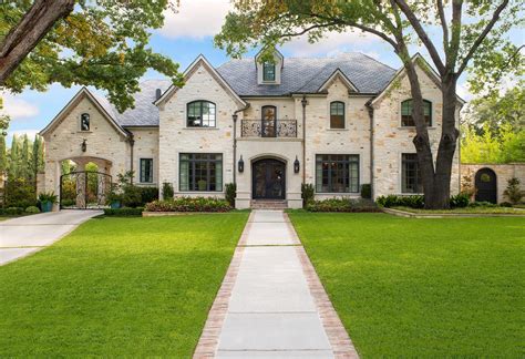 Homes dallas texas. Search 6 bedroom homes for sale in Dallas, TX. View photos, pricing information, and listing details of 74 homes with 6 bedrooms. 