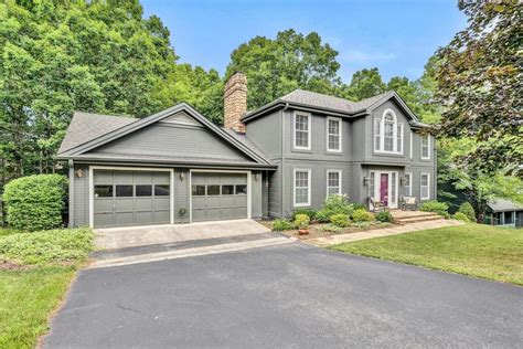 Homes for Sale near Clearbrook Elementary School - Realtor.com