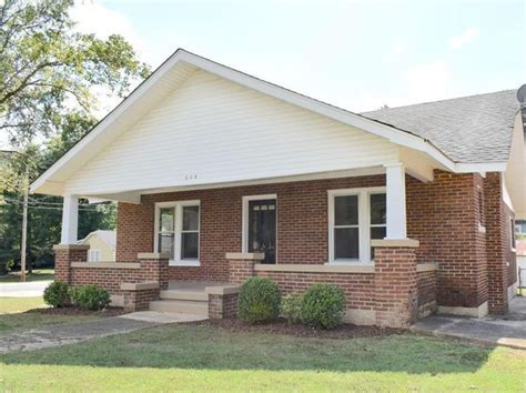 Homes for rent florence al. x1 - 3 bed 2 bath rent home in Florence - Great 3 bed 1.5 bath rental home. Hardwoods throughout the home. Laundry area, fenced in backyard. Pet can be approved on a case by case basis, 25 lb limit. No smoking. No Sec 8. Rent - $1300.00 Deposit - $1300.00 Tenant Services - $10 Pet Fee - $500 (nonrefundable) Please apply now at our website below 