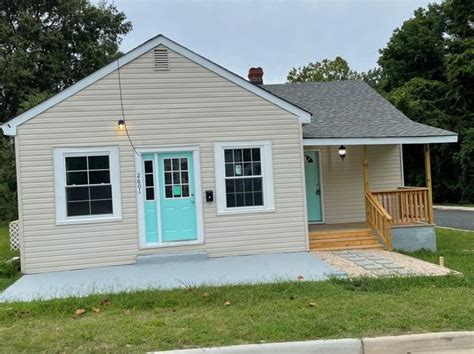 Homes for rent hopewell va. Outside, a fr. $185,000. 3 beds 1 bath 912 sq ft 8,842 sq ft (lot) 3419 Oaklawn Blvd, Hopewell, VA 23860. Hopewell, VA home for sale. Experience New Construction - the perfect blend of style and convenience in this newly constructed, single-level home spanning 1400 sq ft. 