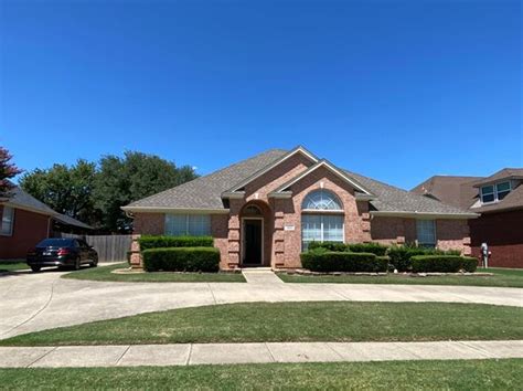 Homes for rent in bedford tx. Townhouse for Rent. $1,950 per month. 2 Beds. 2.5 Baths. 31 Morrow Dr, Bedford, TX 76021. Great 2-2.5-2 Condo with 2 master suites and 3 living areas in Hurst, HEB ISD! Soaring ceilings, spacious rooms, beautiful hardwood floors, bronzed fixtures and fans, private balcony and so much more! 