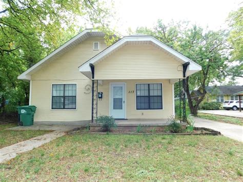 Homes for rent in denton tx. Apartments & Homes near University of North Texas, Denton, TX have a median rent price of $1,600 per month. View all 600 active rentals today. 