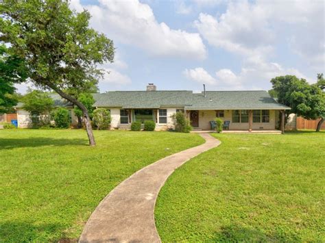 Homes for rent in kerrville tx. See all 20 apartments for rent in Kerrville, TX, including cheap, affordable, luxury and pet-friendly rentals with average rent price of $2,100. Realtor.com® Real Estate App 314,000+ 