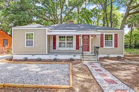 Homes for rent in savannah ga by private owners. Within 50 Miles of Large 3BR/2BA Downtown Home Walking Distan... 1321 E 39th St house in Savannah, GA, is available for rent. This house rental unit is available on ForRent.com, starting at $2,150 monthly. 