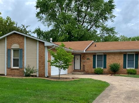 Homes for rent in springfield il. $2,800 Home For Rent In Springfield, Illinois 4 BR · 3 BA · Homes · Springfield, IL Wonderfully Updated House for Rent in The Washington Park Area: 4 bedrooms, 3 bath with a 2-car attached garage. 2332 Sf accurate but not guaranteed. 