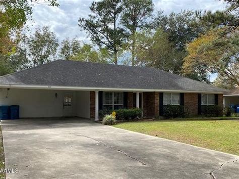 Homes for rent lafayette la. House for Rent. $1,500 per month. 3 Beds. 2 Baths. 404 Normandy Rd, Lafayette, LA 70503. Recently renovated 3 bedroom, 2 bath ranch-style home located in a quiet cul-de-sac around the corner from River Ranch and a quick 10 minute drive to Downtown Lafayette. 