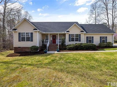 Homes for rent oxford nc. Laura Vevurka FAB Real Estate Services, LLC. $325,000. 3 Beds. 2 Baths. 1,984 Sq Ft. 104 Royall Rd, Oxford, NC 27565. Welcome to 104 Royall Rd, a Charming brick ranch-style home nestled on over half an acre of land in Oxford, NC, just a short 20-minute drive from Durham and 35 minutes from downtown Raleigh. 