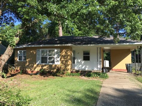 Homes for rent vicksburg. 6016 Castle Rd, Vicksburg, MS 39180. This property has 4 bedrooms, 2.5 bathrooms and approximately 2,915 sqft of floor space. This property has a lot size of 1.02 acres and was built in 1980. Excellent home that needs some TLC, being sold in as is condition. William Johnson Realty Solution. 