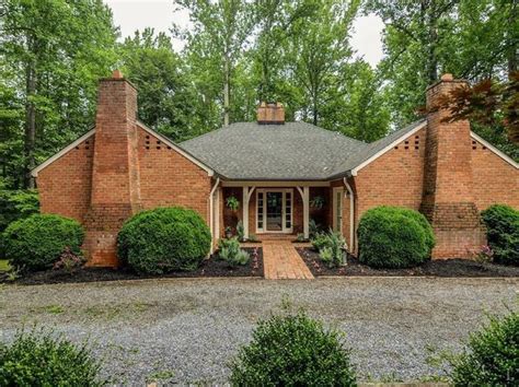 Sold: 4 beds, 2.5 baths, 2868 sq. ft. house located at 109 Clopton Ct, Lynchburg, VA 24503 sold for $589,500 on Oct 20, 2023. MLS# 342821. You'll love this almost new one owner home in the Preserve....