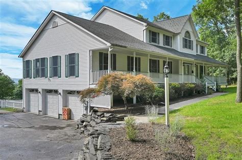 Homes for sale chester ny. 