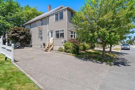 Homes for sale cranston ri. See photos and price history of this 4 bed, 2 bath, 2,088 Sq. Ft. recently sold home located at 1361 Hope Rd, Cranston, RI 02831 that was sold on 04/09/2024 for $406000. 