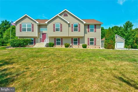 Homes for sale greencastle pa. Sold: 6 beds, 3.5 baths, 3501 sq. ft. house located at 9245 Lindale Ave, Greencastle, PA 17225 sold for $419,000 on Apr 1, 2024. MLS# PAFL2017276. Immaculate!! ... Media, PA homes for sale: Greencastle Housing Market: Houses for sale near me: Philadelphia, PA homes for sale: Bethlehem, PA homes for sale: Land for sale near me: 