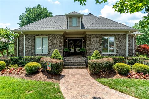 Homes for sale hendersonville tn. Zillow has 47 photos of this $529,900 4 beds, 4 baths, 2,108 Square Feet single family home located at 104 Anchor Dr, Hendersonville, TN 37075 built in 1959. MLS #2638814. 