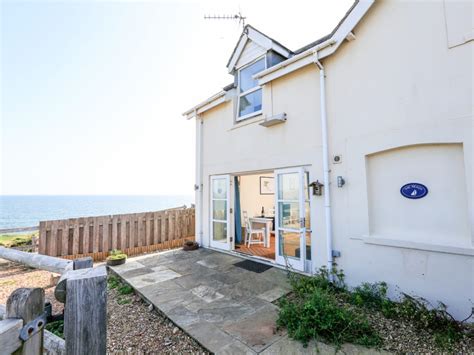 Homes for sale in Devon by the sea - April 2024 - NewsNow