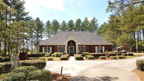 Homes for sale in appling ga. Dec 27, 2023 · 5119 White Oak Rd, Appling, GA 30802 is currently not for sale. The 2,113 Square Feet single family home is a 4 beds, 2 baths property. This home was built in 1985 and last sold on 2023-12-27 for $258,000. 