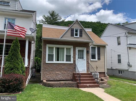 Homes for sale in ashland pa. Sold: 2 beds, 1 bath, 1084 sq. ft. house located at 45 King Fisher Dr, Ashland, PA 17921 sold for $169,900 on Sep 11, 2023. MLS# PASK2011892. Waterfront cottage on Moon Lake in beautiful Schuylkill... 