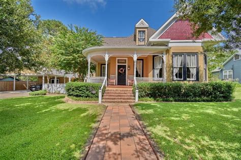 Homes for sale in bellville texas. Our top-rated real estate agents in Bellville are local experts and are ready to answer your questions about properties, neighborhoods, schools, and the newest listings for sale in Bellville. Redfin has a local office at 401 Franklin Street Ste. 2550, Houston, TX 77002. 