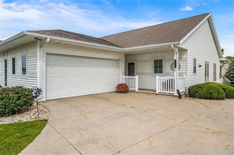 Homes for sale in beloit wi. New construction homes for sale in Beloit, WI have a median listing home price of $145,000. There are 30 new construction homes for sale in Beloit, WI, which spend an average of 45 days on the market. 