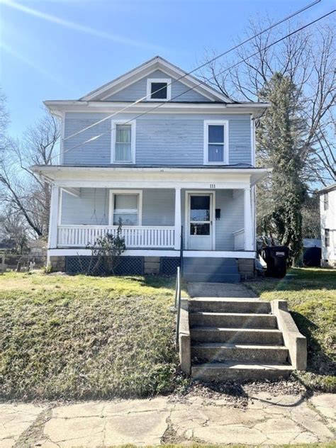 Homes for sale in belpre ohio. The listing broker’s offer of compensation is made only to participants of the MLS where the listing is filed. Zillow has 46 photos of this $125,000 3 beds, 2 baths, -- sqft condo home located at 710 Belrock Ave APT 120, Belpre, OH 45714 built in 1988. MLS #5024646. 