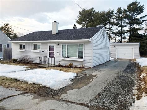 Homes for sale in brewer. 5 Dunning Boulevard, Bangor, ME 04401. Active. MLS ID #1585443, NextHome Experience. Zillow has 32 photos of this $339,000 3 beds, 1 bath, 1,835 Square Feet single family home located at 951 Brewer Lake Road, Orrington, ME 04474 built in 1970. MLS #1577169. 