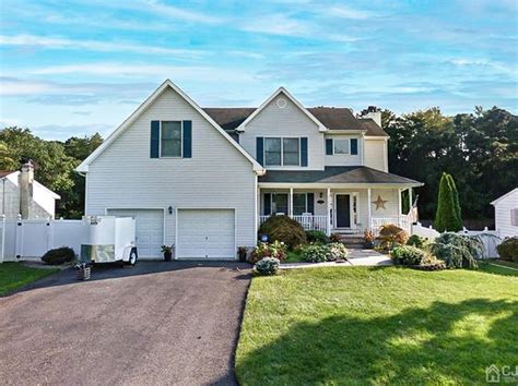 Homes for sale in brick nj under dollar200 000. 177 Brick NJ Houses for Sale. $899,999. 3 Beds. 3 Baths. 2,532 Sq Ft. 5 Starboard Ct, Brick, NJ 08723. Quick Bay Access-Bonus Rm or Possible 4th Bedroom! This stunning waterfront home in Cherry Quay offers an impressive amount of living space. Step inside this 3 bed, 2.5 bath home and be greeted by the breathtaking hardwood floors that flow ... 