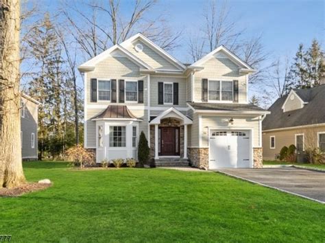 Homes for sale in chatham nj. 4 Beds. 4.5 Baths. 463 River Rd, Chatham, NJ 07928. Welcome to 463 River Rd, Chatham, NJ - a newly constructed (2020) 4-bed, 4.1-bath home harmonizing modern luxury with thoughtful design. Efficiency is ensured with a 2-zone forced hot air/central air system, tankless water heater, and Anderson windows. 