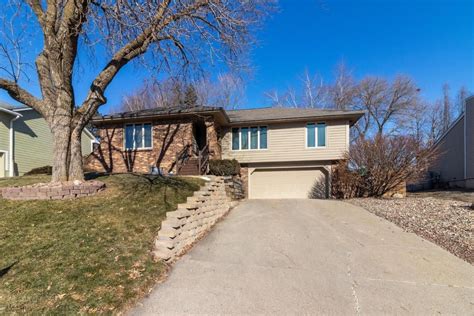Homes for sale in clive ia. Zillow has 244 homes for sale in Waukee IA matching Ranch Style. View listing photos, review sales history, and use our detailed real estate filters to find the perfect place. ... Clive, IA 50325. IOWA REALTY MILLS CROSSING. $732,500. 4 bds; 3 ba; 1,883 sqft - House for sale. Show more. Open: Sun. 1-4pm. Terrace Plan, Indi Run. 
