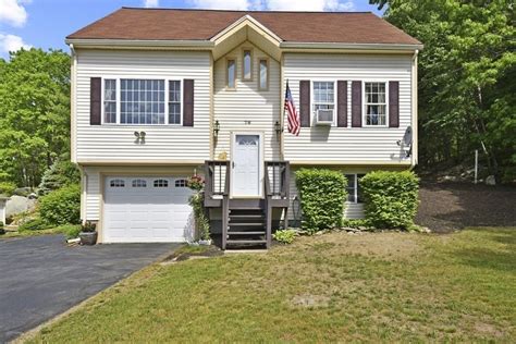 Homes for sale in dudley ma. Explore the homes with Newest Listings that are currently for sale in Dudley, MA, where the average value of homes with Newest Listings is $445,000. Visit realtor.com® and … 