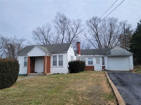 Homes for sale in elkton va. Zillow has 30 homes for sale in 22827. View listing photos, review sales history, and use our detailed real estate filters to find the perfect place. 