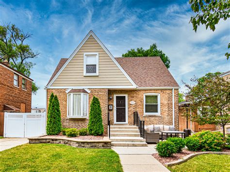 Homes for sale in evergreen park il. Explore the homes with Corner Lot that are currently for sale in Evergreen Park, IL, where the average value of homes with Corner Lot is $265,000. Visit realtor.com® and browse house photos, view ... 