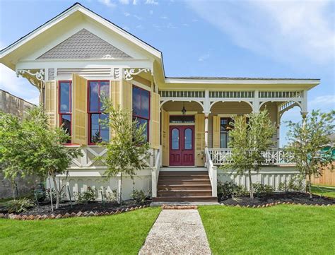 Homes for sale in galveston. 