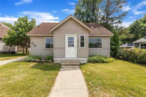 Homes for sale in gladwin. 198 Gladwin, MI homes for sale, median price $249,900 (-20% M/M, -11% Y/Y), find the home that’s right for you, updated real time. 