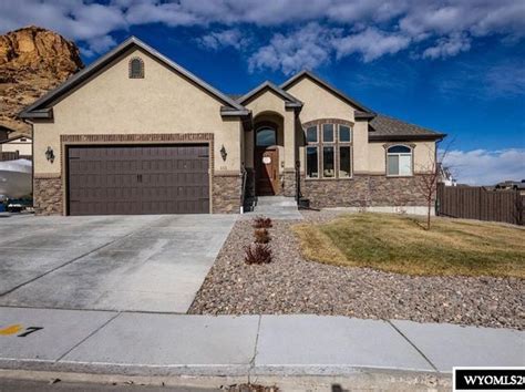 Homes for sale in green river wy. 6 beds, 4 baths, 5156 sq. ft. house located at 660 Ironwood St, Green River, WY 82935 sold on Dec 3, 2021 after being listed at $550,000. MLS# 20215732. WOW WHAT A GORGEOUS VIEW of the bluffs, rive... 