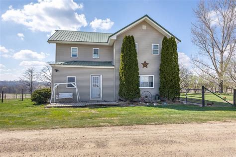 Homes for sale in guttenberg iowa. Text us at 1.563.265.1781. Let‘s Connect. View 21 photos for 607 Acre St a 4 Bed, 3 Bath, 2,715 sqft Single Family for sale at $319,500. MLS# 147470. 