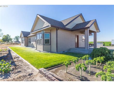 Homes for sale in hermiston oregon. 121 Hermiston OR Homes for Sale. $262,650 New Construction. 3 Beds. 2.5 Baths. 1,348 Sq Ft. 1025 NE Emerald Dr, Hermiston, OR 97838. New Townhome in Hermiston conveniently located with desirable features. This home has three bedrooms and two and a half bathrooms, with the Jasper floor plan offering a total area of 1348 square feet. 