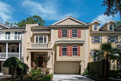 Homes for sale in hilton head. 