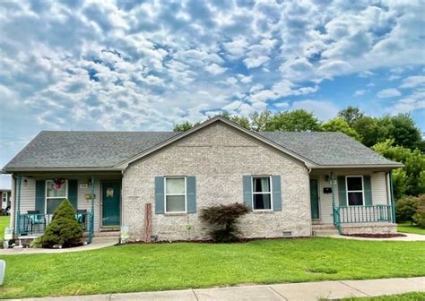 Homes for sale in hodgenville ky. Hodgenville, KY Homes for Sale / 26. $285,000 3 Beds; 3 Baths; 1,426 Sq Ft; 51 Circle Crest, Hodgenville, KY 42754. MOVE-IN READY located in Hamilton Acres Subdivision. Brick home with 3 bedrooms, one full bath, 2 half-baths, living room, dining room, large kitchen with breakfast room, and large laundry room located near shopping, restaurants ... 