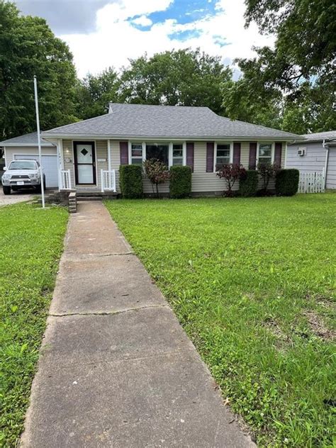 Homes for sale in independence ks. View detailed information about property 1117 W Laurel St, Independence, KS 67301 including listing details, property photos, school and neighborhood data, and much more. 
