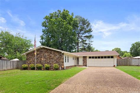 Homes for sale in jacksonville ar. 3 beds 2 baths 2,009 sq ft 0.27 acre (lot) 2764 Chert Cv, Sherwood, AR 72120. ABOUT THIS HOME. Walk In Shower - Jacksonville, AR home for sale. Welcome to this stunning 3-bed, 2.5-bath home with a bonus room or potential 4th bedroom upstairs. 