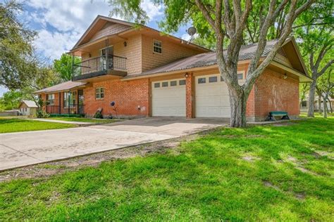 Homes for sale in kingsland tx. May 26, 2022 · Zillow has 30 photos of this $900,000 4 beds, 3 baths, 3,227 Square Feet single family home located at 265 Sandia Loop, Kingsland, TX 78639 built in 2022. MLS #160382. 