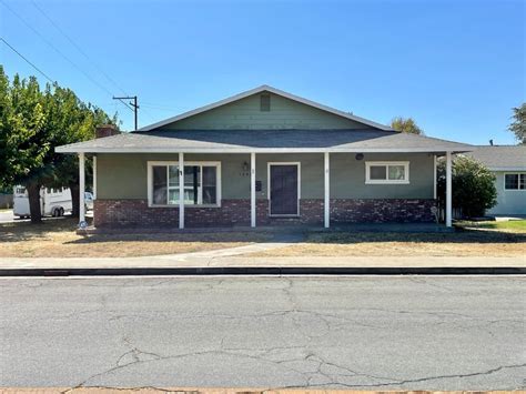 Homes for sale in livingston ca. For Sale: 3 beds, 2 baths ∙ 1664 sq. ft. ∙ 1238 G St, Livingston, CA 95334 ∙ $408,000 ∙ MLS# 224022291 ∙ Enjoy small town California living. Centrally located on a corner lot, this well maintained ... 