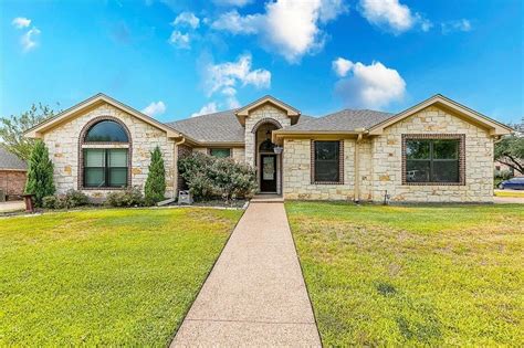 Homes for sale in lorena tx. Lorena Real Estate Facts. Zillow has 55 photos of this $1,493,000 4 beds, 5 baths, 5,431 Square Feet single family home located at 150 Sunflower St, Lorena, TX 76655 built in 2022. MLS #212211. 